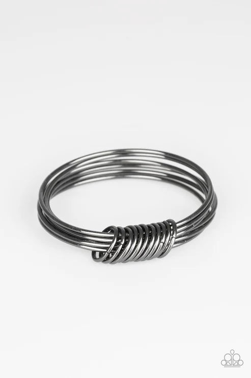 Paparazzi ♥ Full Revolution - Black ♥ Bracelet