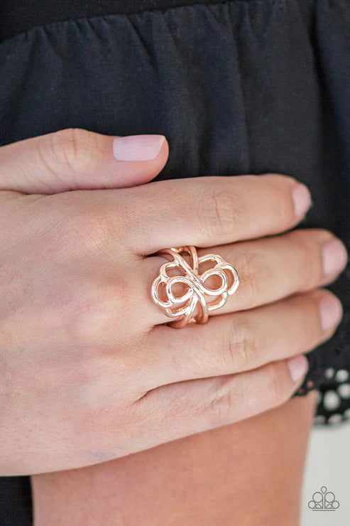 Paparazzi ♥ Ever Entwined - Gold ♥ Ring