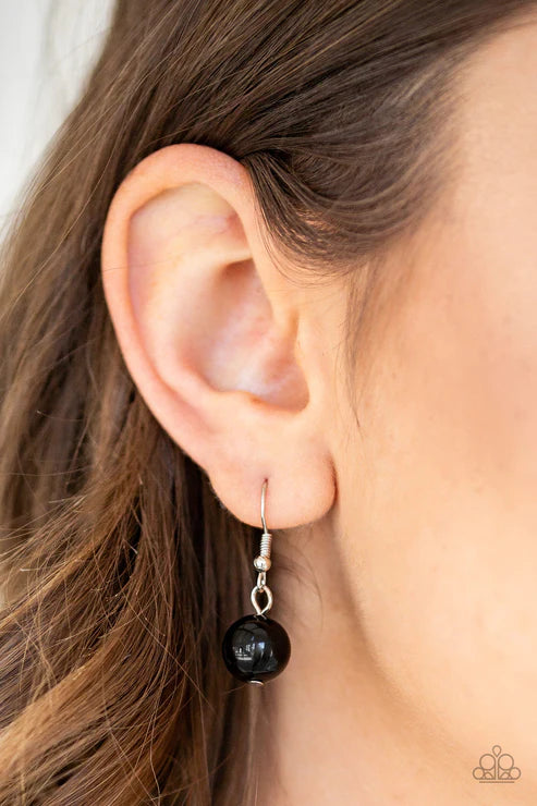 Paparazzi ♥ Theres Always Room At The Top - Black ♥ Necklace