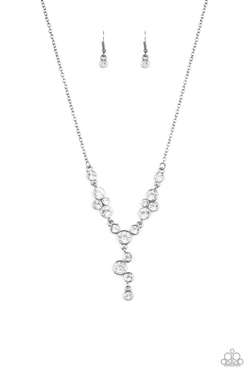 Paparazzi ♥ Five-Star Starlet - Black ♥ Necklace