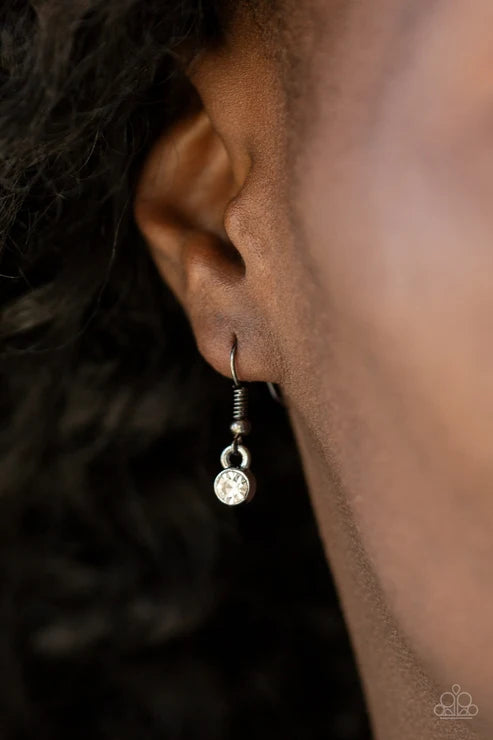 Paparazzi ♥ Five-Star Starlet - Black ♥ Necklace