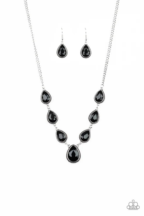 Paparazzi ♥ Socialite Social - Black ♥ Necklace