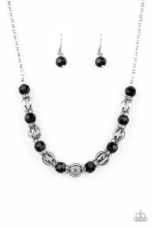 Paparazzi ♥ Metro Majestic - Black ♥ Necklace