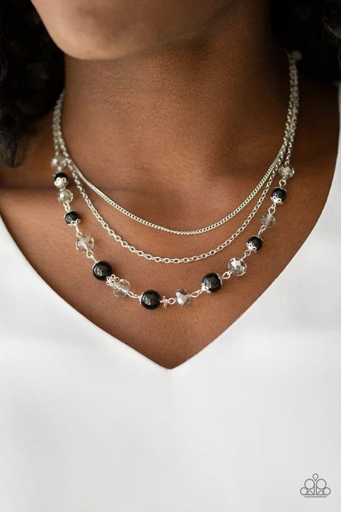 Paparazzi ♥ Tour de Demure - Black ♥ Necklace