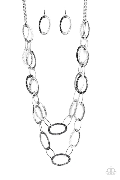 Paparazzi ♥ Glimmer Goals - Black ♥ Necklace