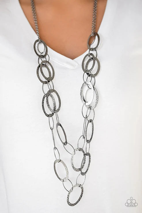 Paparazzi ♥ Glimmer Goals - Black ♥ Necklace