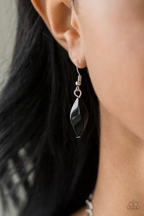 Paparazzi ♥ Venturous Vibes - Black ♥ Necklace