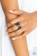 Paparazzi ♥ Rough Around The Edges - Black ♥ Ring