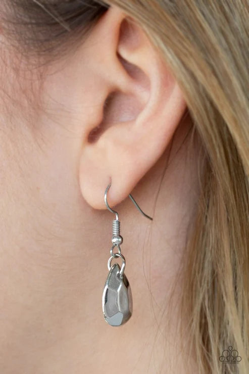 Paparazzi ♥ Bragging Rights - Silver ♥ Necklace