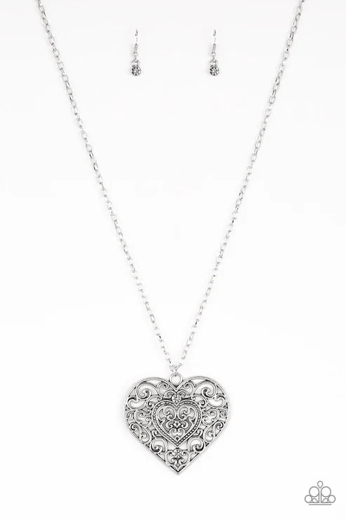 Paparazzi ♥ Classic Casanova - Silver ♥ Necklace