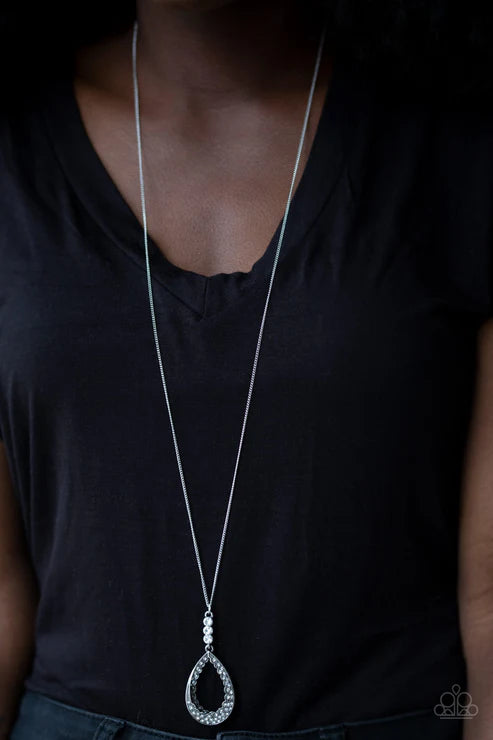 Paparazzi ♥ Red Carpet Royal - White ♥ Necklace