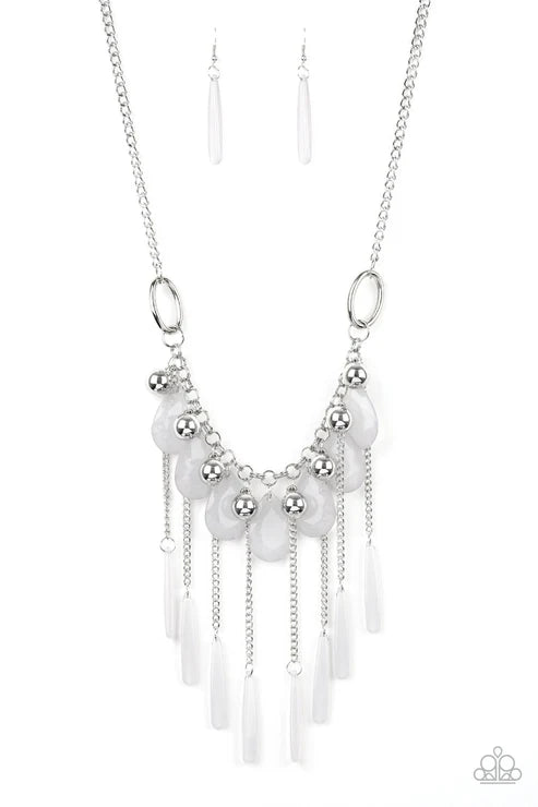 Paparazzi ♥ Roaring Riviera - Silver ♥ Necklace