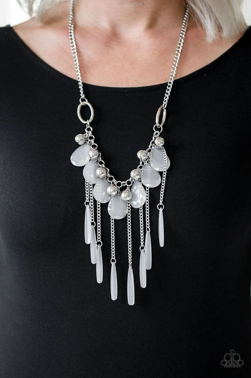 Paparazzi ♥ Roaring Riviera - Silver ♥ Necklace