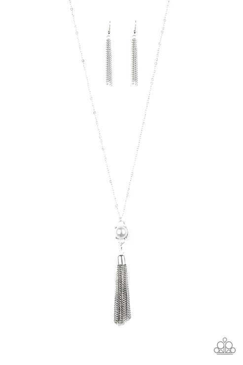 Paparazzi ♥ Diva Dance Party - White ♥ Necklace