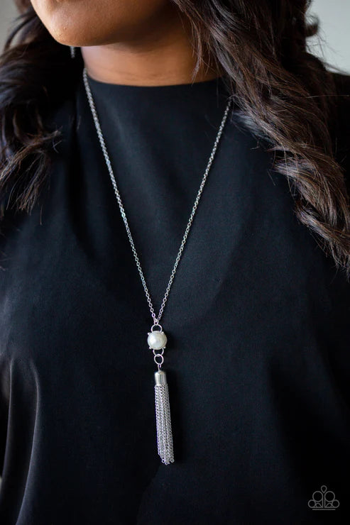 Paparazzi ♥ Diva Dance Party - White ♥ Necklace