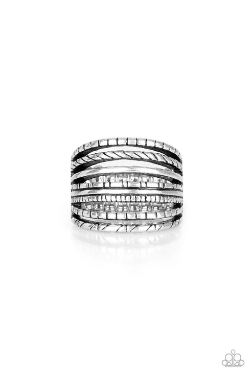 Paparazzi ♥ Basic Maverick - Silver ♥ Ring