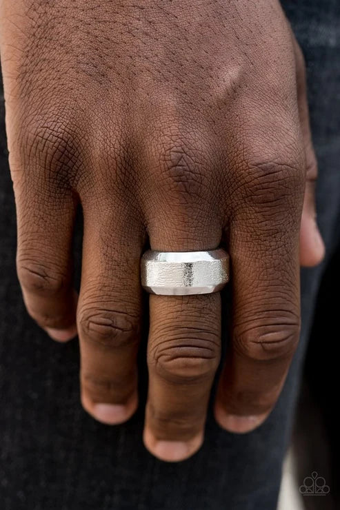 Paparazzi ♥ Checkmate - Silver ♥ Ring