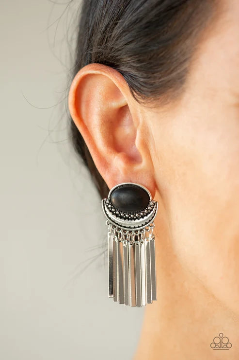 Paparazzi ♥ Monsoon Season - Black ♥ Post Earrings