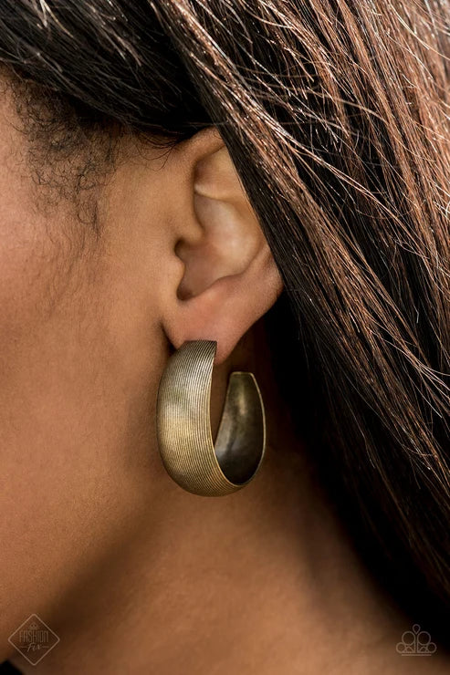 Paparazzi ♥ Calling All The Shots - Brass ♥ Earrings