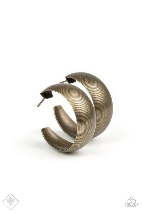 Paparazzi ♥ Calling All The Shots - Brass ♥ Earrings