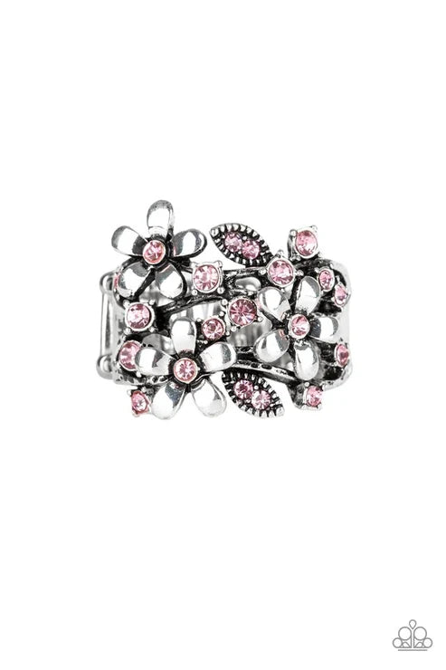 Paparazzi ♥ Gardenia Gleam - Pink ♥ Ring