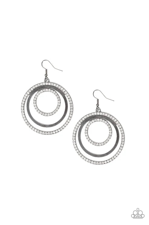 Paparazzi ♥ Rippling Refinement - Black ♥ Earrings