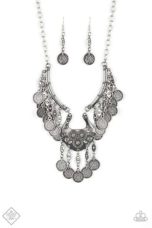 Paparazzi ♥ Treasure Temptress - Silver ♥ Necklace