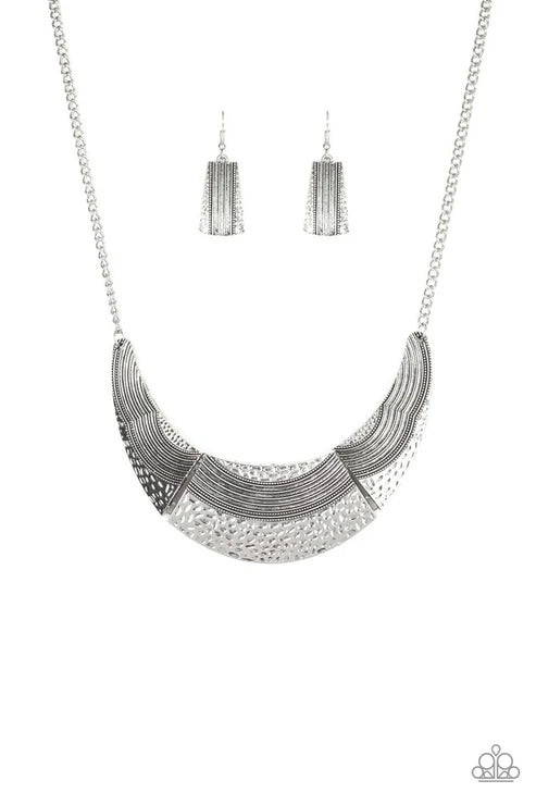 Paparazzi ♥ Utterly Untamable - Silver ♥ Necklace