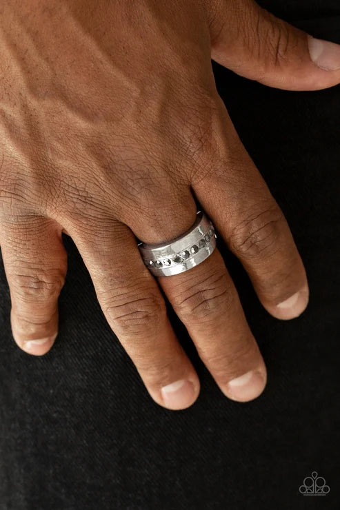 Paparazzi ♥ Reigning Champ - Silver ♥ Ring