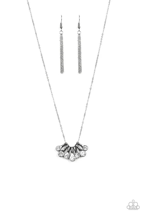 Paparazzi ♥ Slide Into Shimmer - Black ♥ Necklace