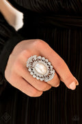 Paparazzi ♥ Radiantly Regal ♥ Ring