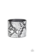 Paparazzi ♥ Whats HISS Is Mine - Silver ♥ Bracelet