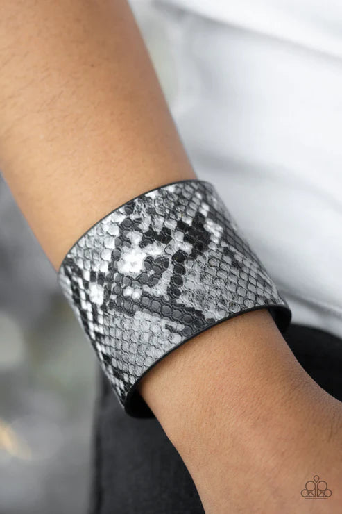 Paparazzi ♥ Whats HISS Is Mine - Silver ♥ Bracelet