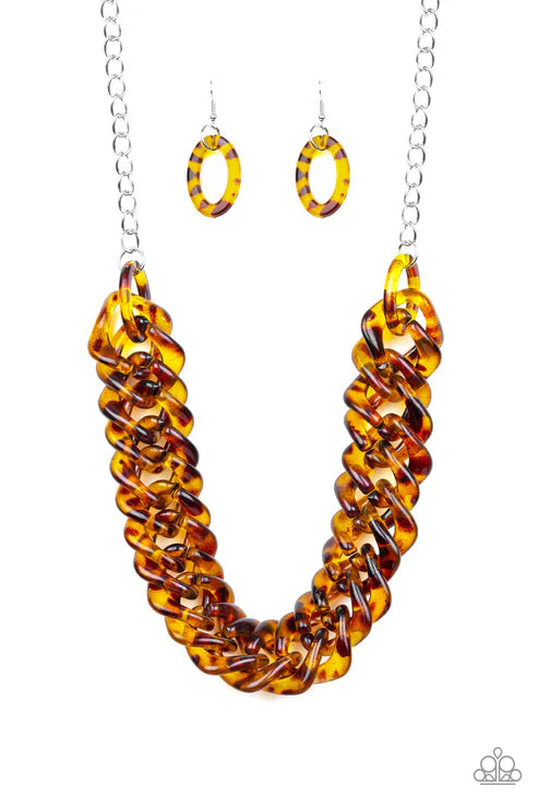 Paparazzi ♥ Comin In HAUTE - Brown ♥ Necklace