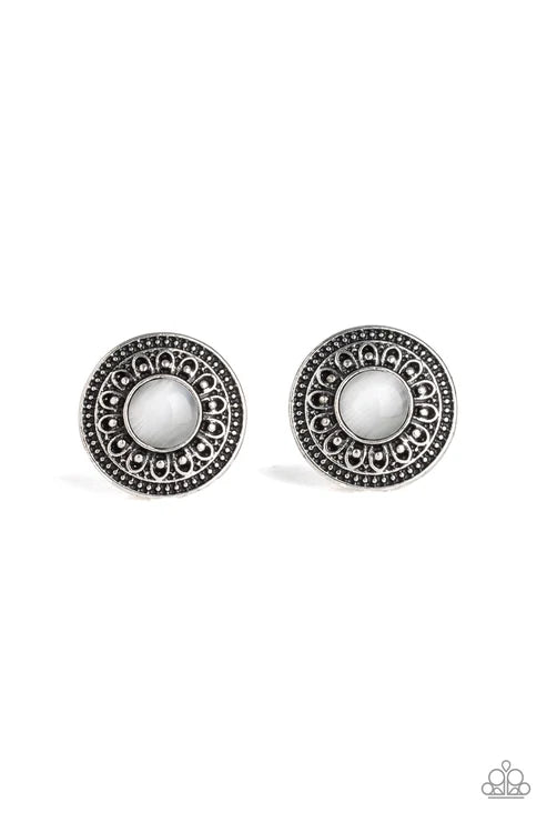 Paparazzi ♥ Fine Flora - White ♥ Post Earrings