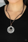 Paparazzi ♥ Desert Spiral - Silver ♥ Necklace