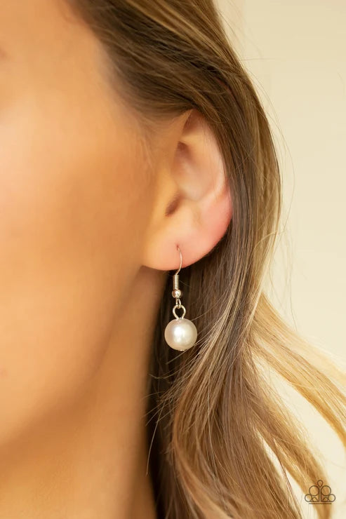 Paparazzi ♥ Pearl Prodigy - White ♥ Necklace