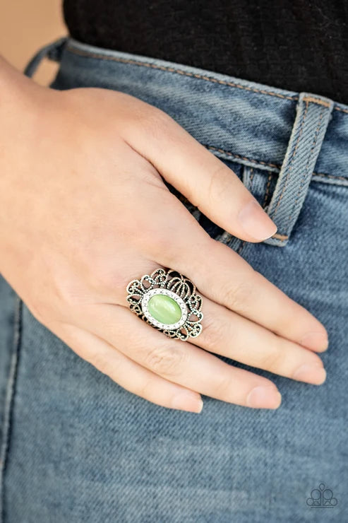 Paparazzi ♥ Dashingly Dewy - Green ♥ Ring