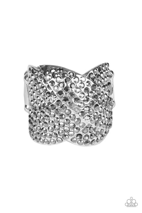Paparazzi ♥ Scandalous Shimmer - Silver ♥ Ring