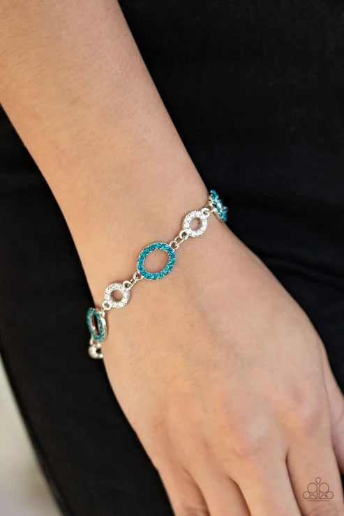 Paparazzi ♥ Bubbly Bedazzle - Blue ♥ Bracelet