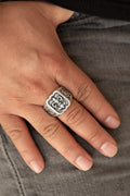 Paparazzi ♥ Fiercely Fleur-De-Lis - Silver ♥ Ring