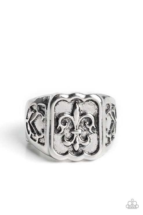 Paparazzi ♥ Fiercely Fleur-De-Lis - Silver ♥ Ring