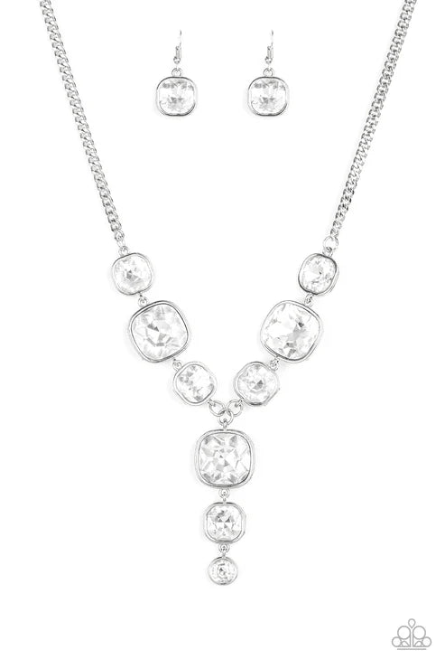 Paparazzi ♥ Legendary Luster - White ♥ Necklace
