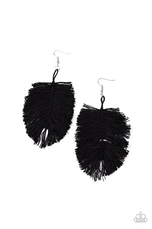 Paparazzi ♥ Hanging by a Thread - Black ♥ Earrings