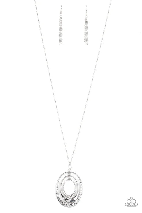 Paparazzi ♥ Dizzying Decor - Silver ♥ Necklace