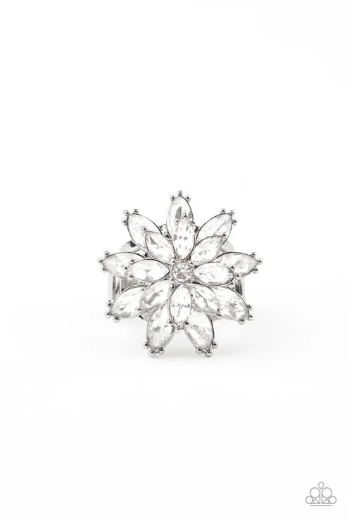 Paparazzi ♥ Am I GLEAMing? - White ♥ Ring