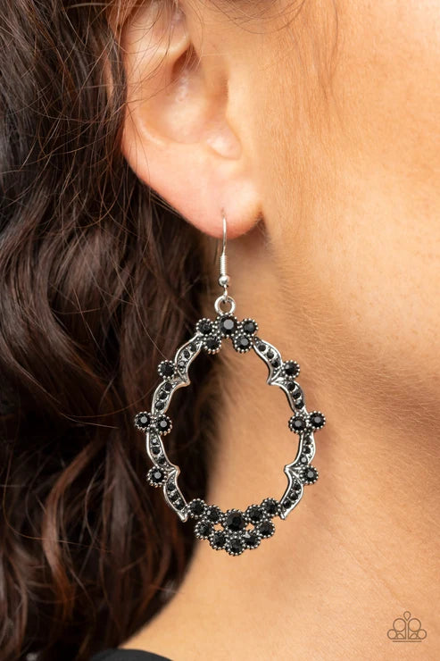 Paparazzi ♥ Sparkly Status - Black ♥ Earrings