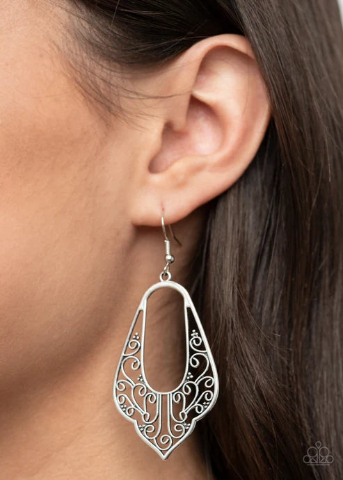 Paparazzi ♥ Grapevine Glamour - Silver ♥ Earrings