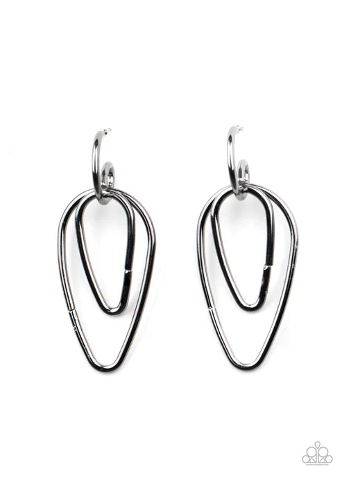 Paparazzi ♥ Droppin Drama - Black ♥ Earrings
