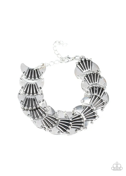 Paparazzi ♥ Moonlit Mesa - Silver ♥ Bracelet